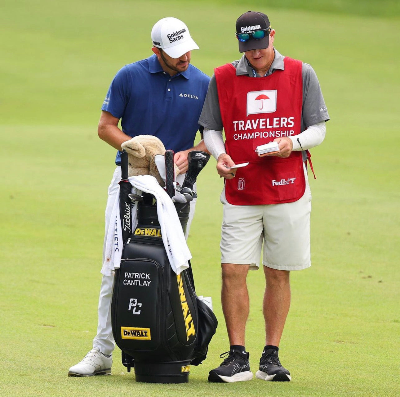 Golfer with Custom sponsor Logo Custom Pro tour bag at Travelers Golf Championship